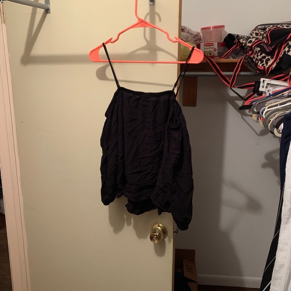 Simple black tank - Picture 2 of 3